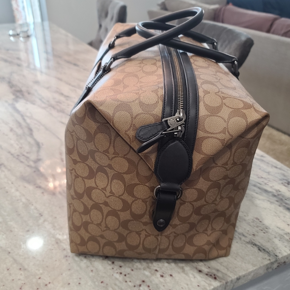 Coach Large Luggage Tote Tan with Black - Picture 5 of 9